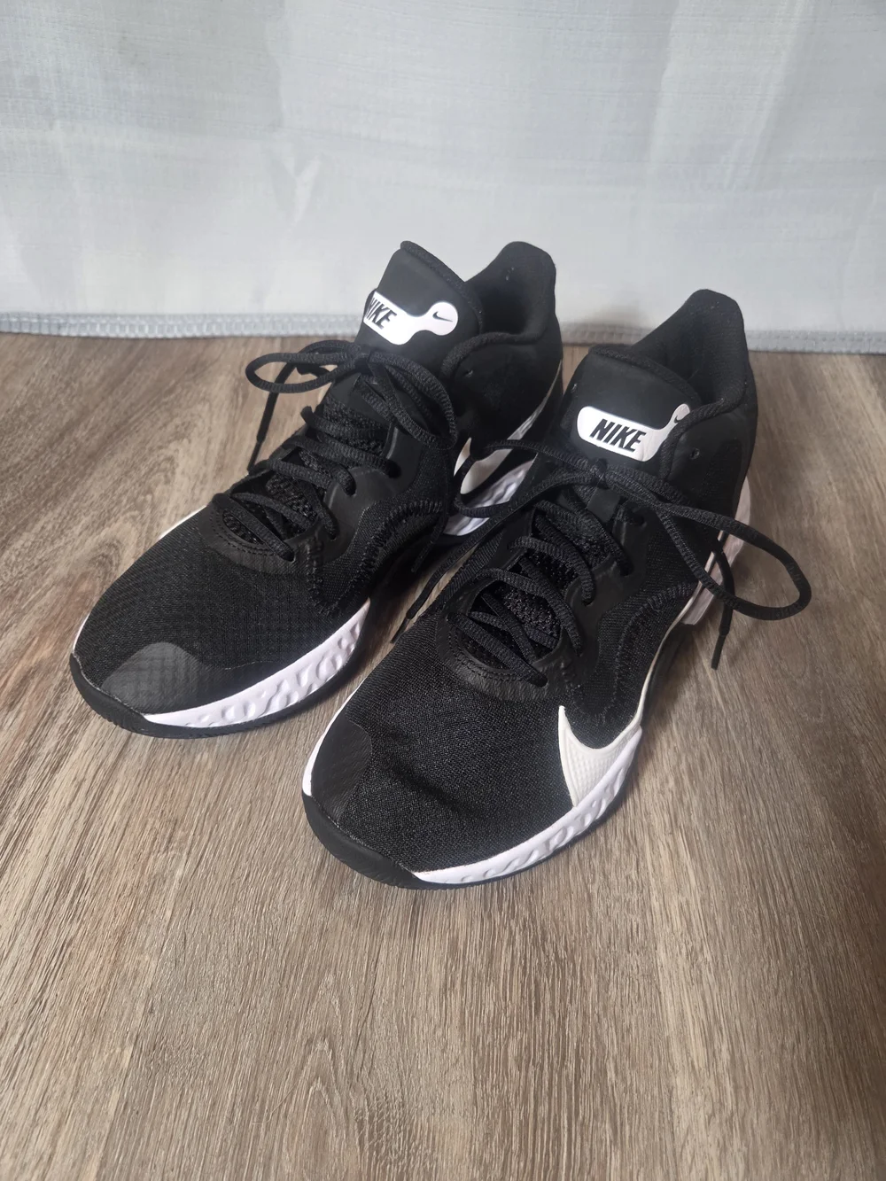 Nike Renew Elevate Men’s 9.5 Black White Basketball Shoes CK2669-001